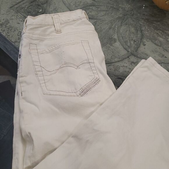 silver Jeans White Distressed Jeans - Picture 7 of 10